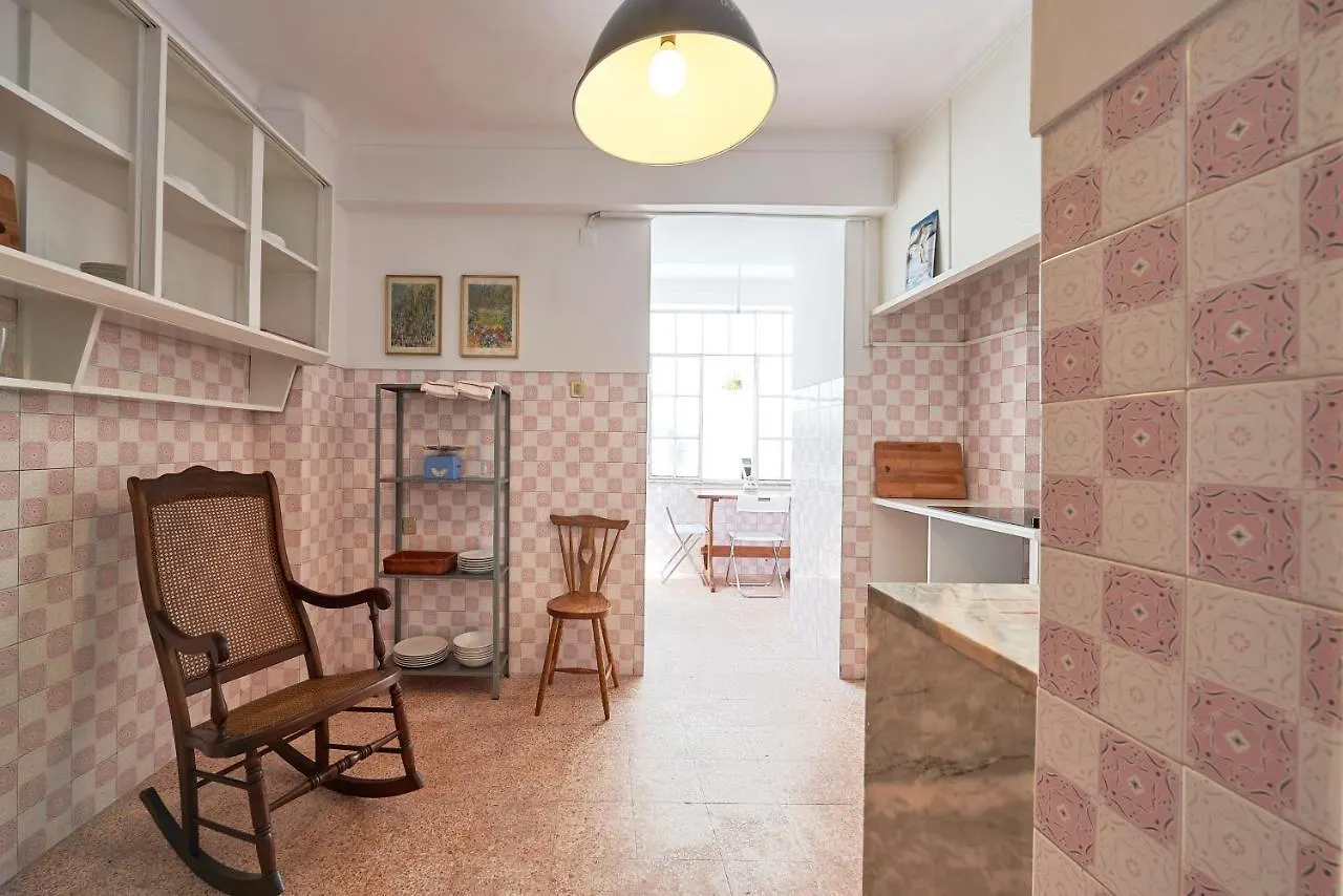 The Modest Apartamento Lisboa